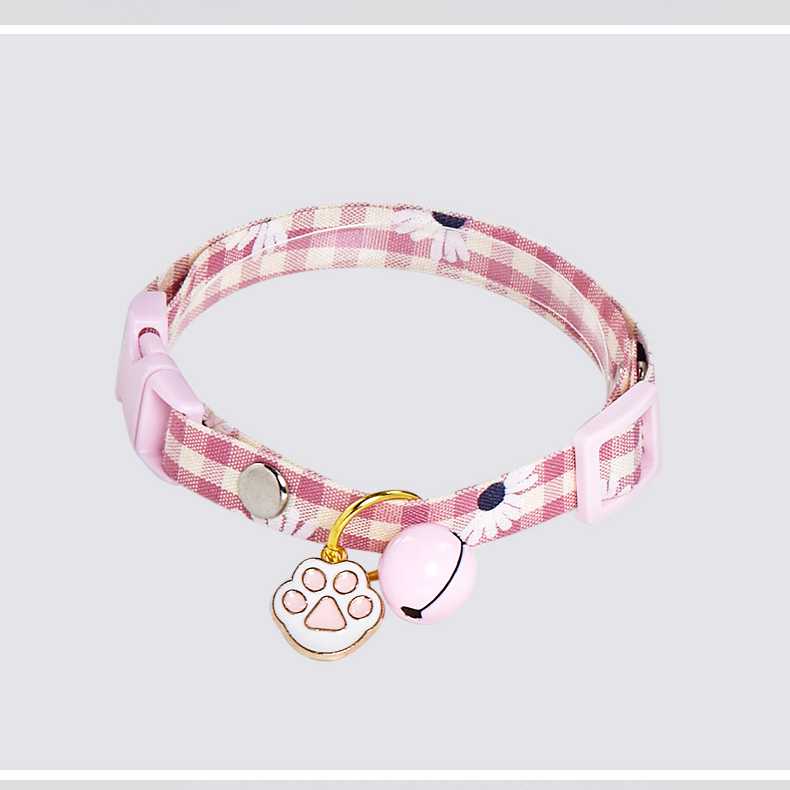 Collier réglable rose pour chat avec pendentif de patte de chat et cloche