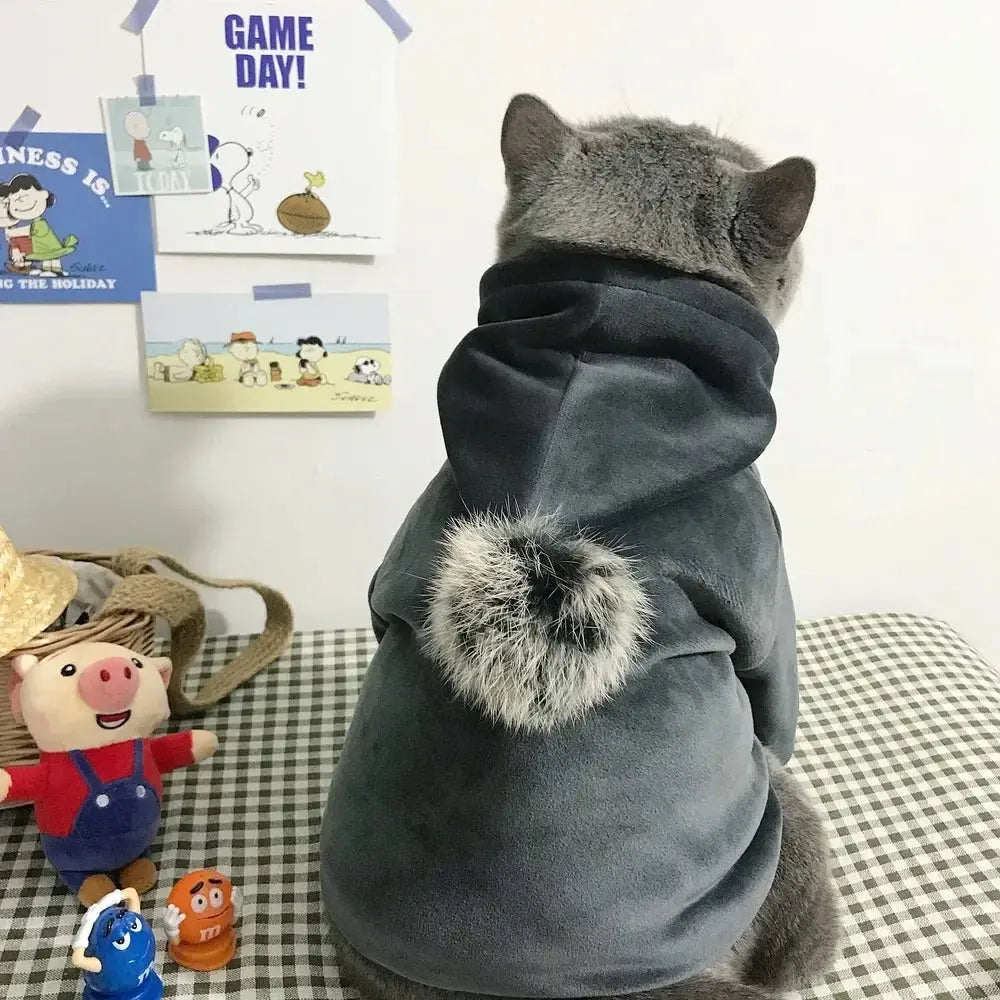 Pull pour Chat Style Pyjama avec un Pompon sur la Capuche