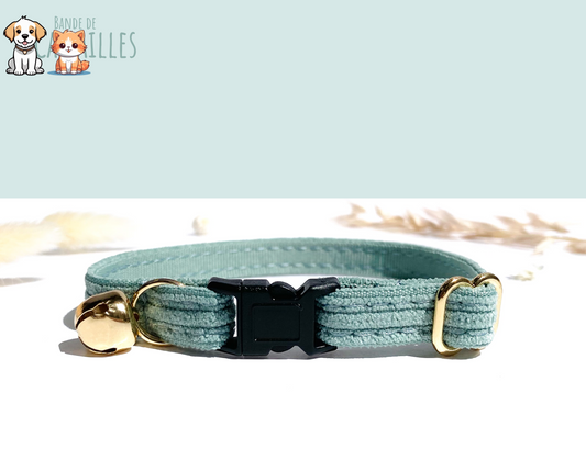 Sky Blue Velvet Anti-Strangulation Cat Collar