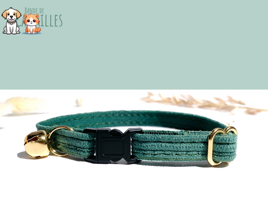 Green Velvet Anti-Strangulation Cat Collar